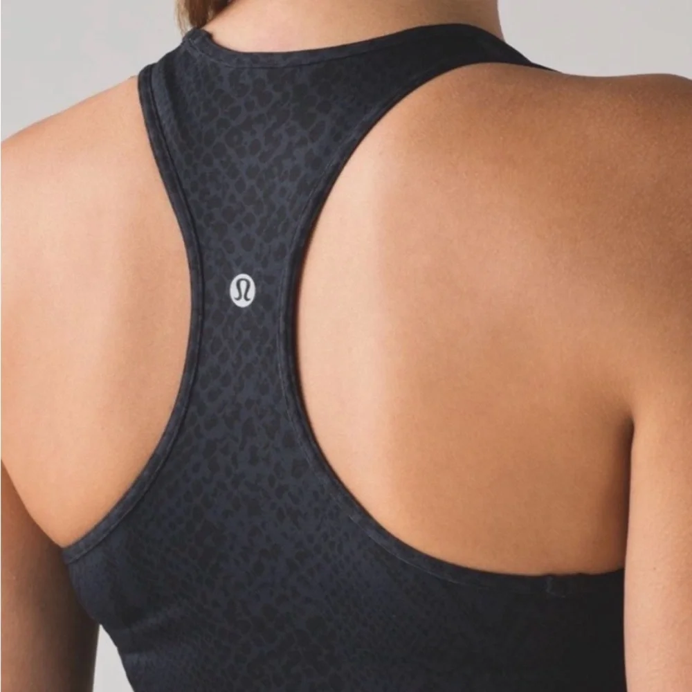 340. lululemon athletica Black Womens Snake-Texture Racerback Tank Size Medium